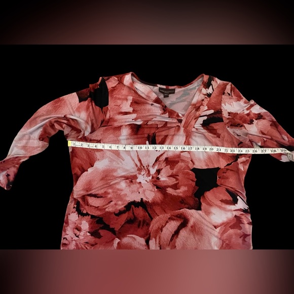 Dana Buchman Floral Woman’s Blouse - Picture 4 of 5
